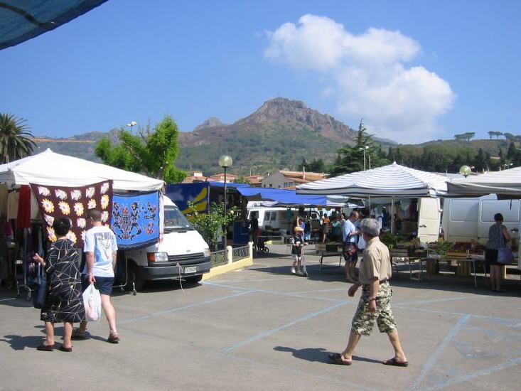 Wochenmarkt in Porto Azzurro auf Elba